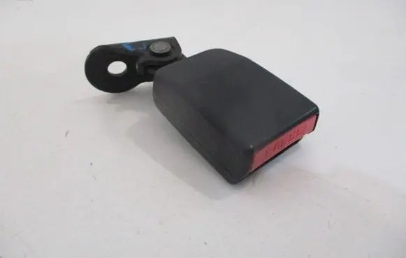 Rear seatbelt buckle