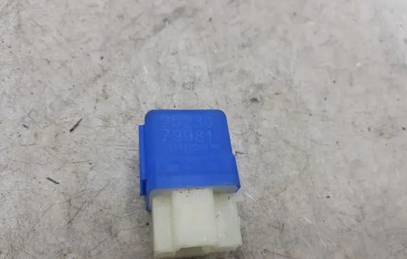 Nissan X-Trail T30 Other relay 2523079981 20304020836