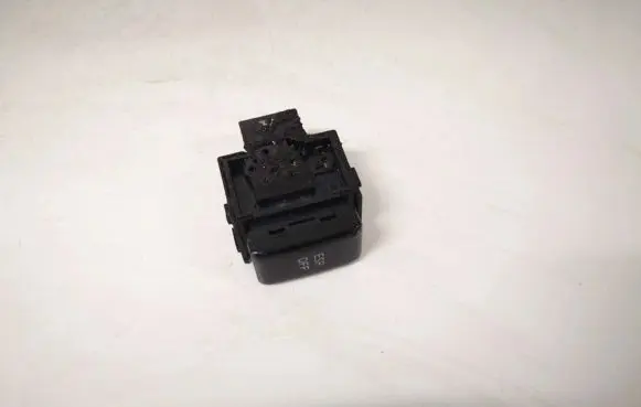 Nissan Qashqai ESP (stability program) switch 