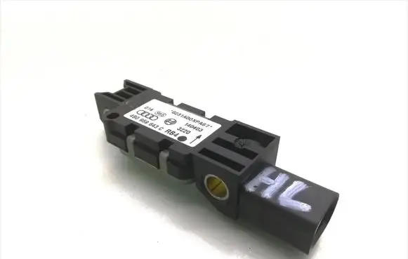 Audi A8 S8 D3 4E Airbag deployment crash/impact sensor 4B0959643C 140403