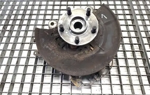 Lexus CT 200H Front wheel hub spindle knuckle 