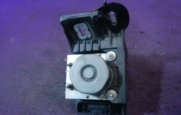 Opel Adam ABS Pump 13438966
