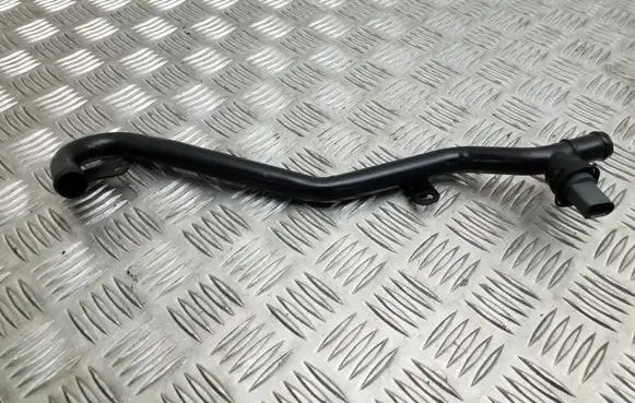 Volkswagen PASSAT B7 Engine coolant pipe/hose 5N0121065