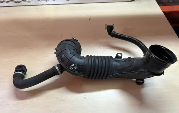 BMW 1 F20 F21 Turbo air intake inlet pipe/hose 7810745