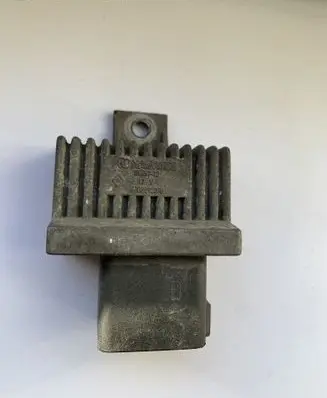 Opel Vivaro Glow plug pre-heat relay 7700115078