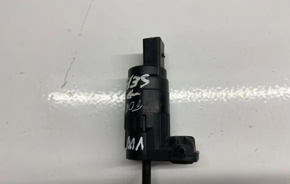 Volkswagen Golf VI Windscreen/windshield washer pump 1K6955651 SG712V 815127210