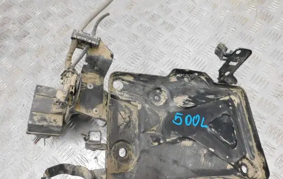 Fiat 500L Battery box tray 