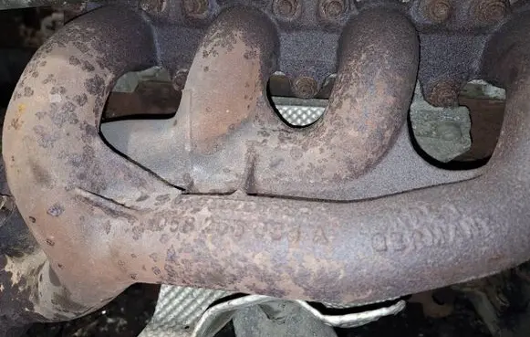 Audi A4 S4 B5 8D Exhaust manifold 058253033