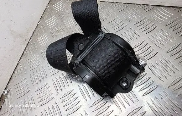 Rear seatbelt