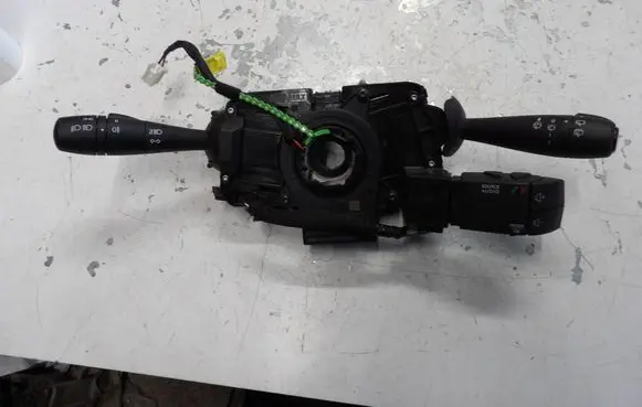Dacia Dokker Wiper turn signal indicator stalk/switch 255679793R E11811201
