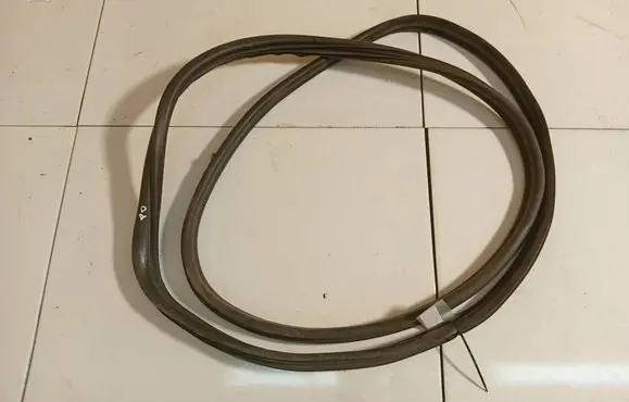 Peugeot 307 Rubber seal front coupe door 