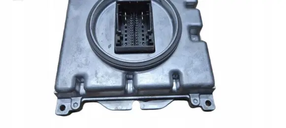 Volkswagen Passat Alltrack Voltage converter/converter module 