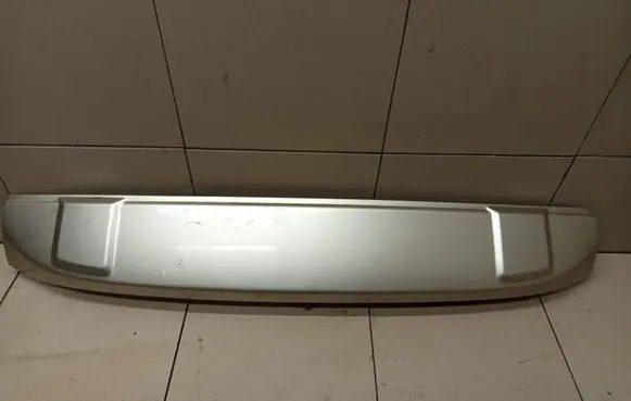 Tailgate/trunk spoiler