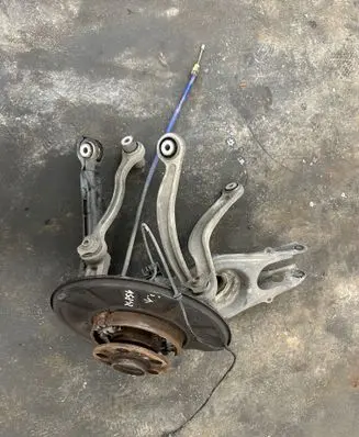 Rear wheel hub