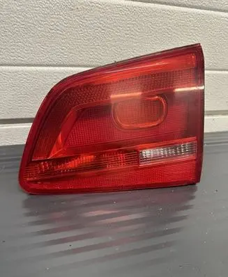 Volkswagen Touran II Tailgate rear/tail lights 1T0945094A