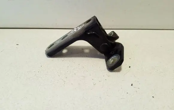 Mitsubishi Outlander Front door upper hinge