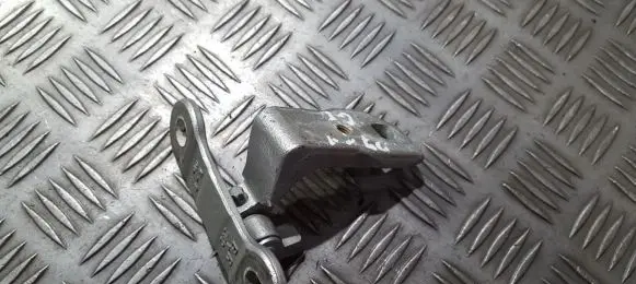 Opel Vectra C Rear door lower hinge 