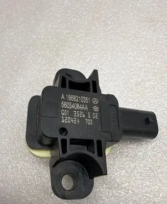 Mercedes-Benz ML W166 Airbag deployment crash/impact sensor A1668210351 56054084AA