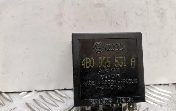 Volkswagen PASSAT B5.5 Window wiper relay 4B0955531A