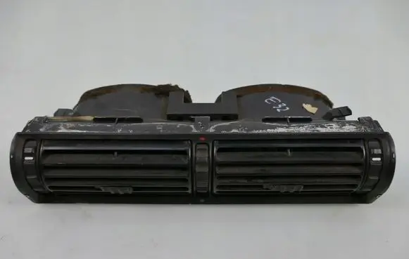 BMW 7 E32 Dash center air vent grill 1390926