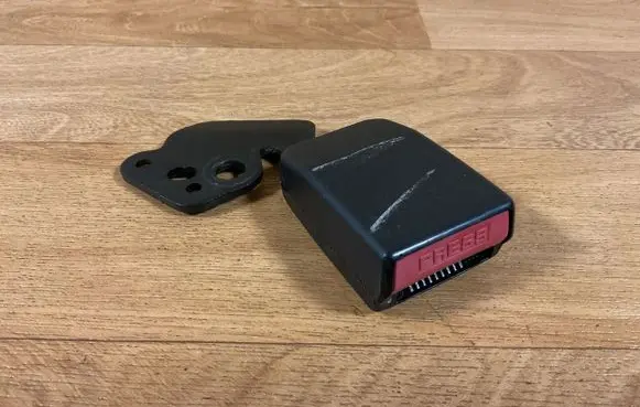 Peugeot 308 Rear seatbelt buckle 041449204