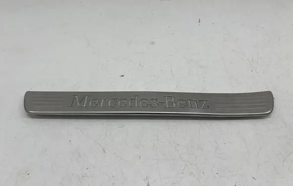 Mercedes-Benz GLE W167 Rear sill trim cover A1676861400
