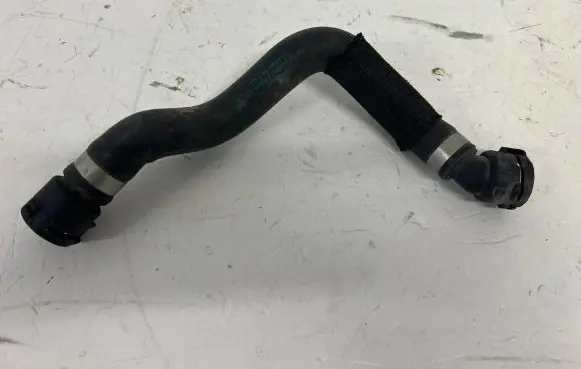 BMW 1 F20 F21 Engine coolant pipe/hose 8616557