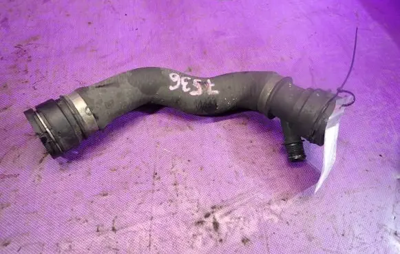 BMW 7 E38 Engine coolant pipe/hose