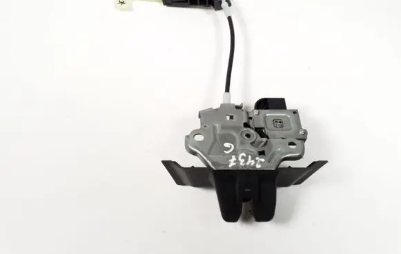 Loading door lock