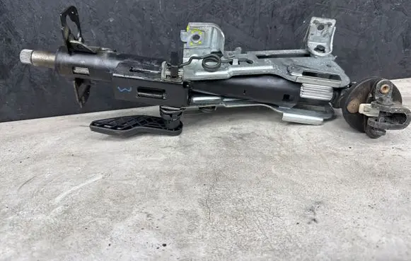 Volvo S80 Steering wheel axle P30680270