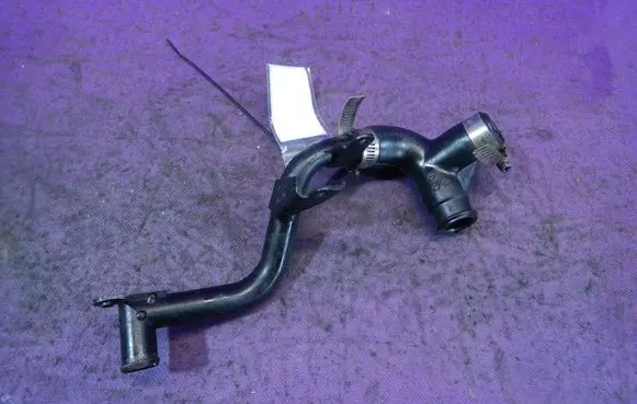 Audi A6 Allroad C5 Breather hose/pipe 06B103221P