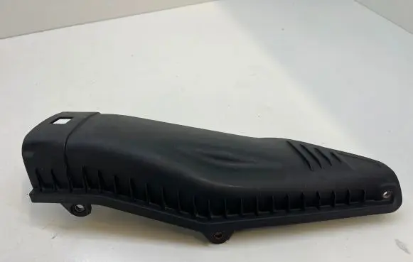 BMW X6 E71 Air filter box cover 7789109