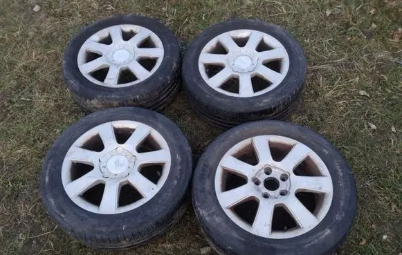 Seat Leon (1P) Second row seats 
