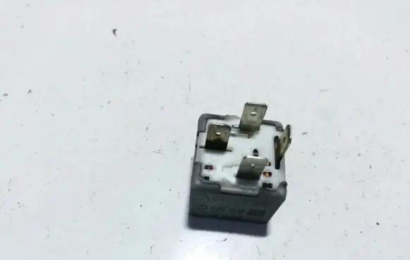 Audi A6 S6 C4 4A Other relay 443951253k 899512214