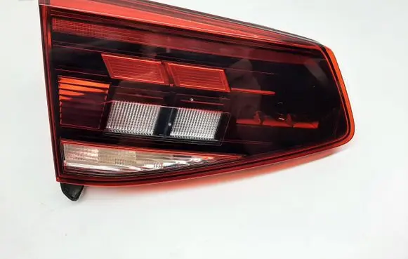 Volkswagen PASSAT B8 Tailgate rear/tail lights 3G9945093K