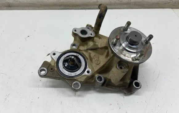 Toyota Hilux VIII Water pump