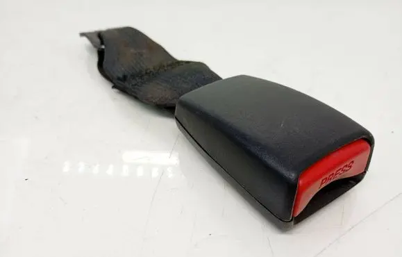 Suzuki Grand Vitara II Middle seatbelt buckle (rear) 060621d47
