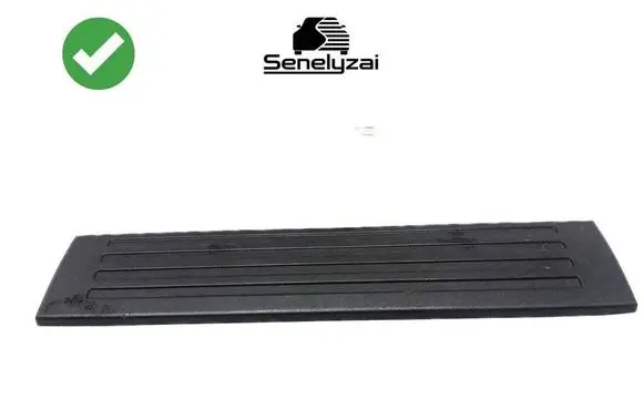 Mercedes-Benz R W251 Front sill trim cover A2516860136