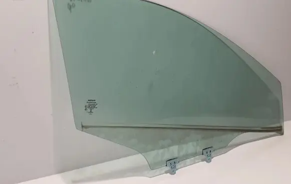 Nissan Qashqai Front door window glass four-door 803004EA0A