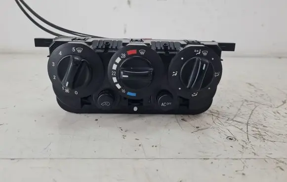 Mercedes-Benz A W168 Climate control unit 1688302285