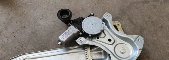 Toyota Auris E180 Rear door window regulator motor 857200D120 973581101