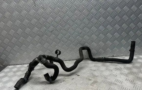 Audi Q7 4M Engine coolant pipe/hose 4M0145930
