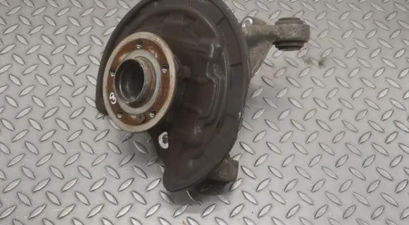 Mercedes-Benz CLA C118 X118 Rear wheel hub A2470600