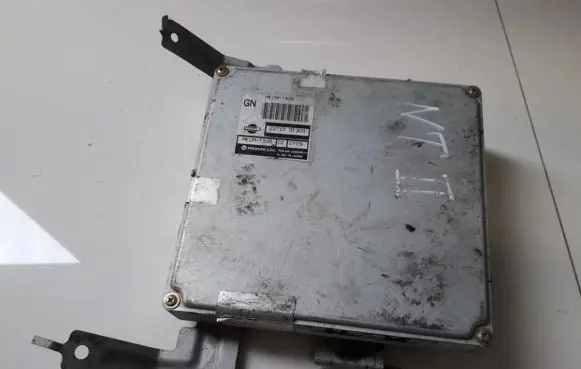 Nissan Terrano Engine control unit/module 237100f300 mecm-t930