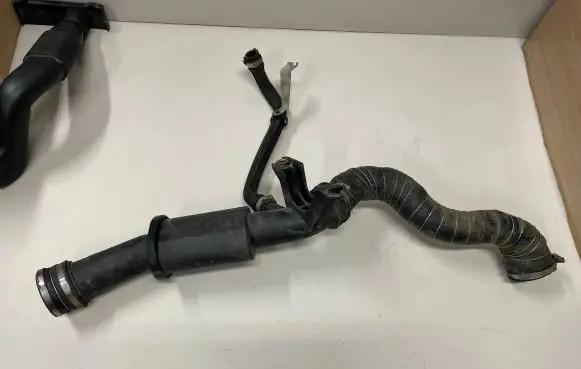 Mercedes-Benz C W204 Intercooler hose/pipe A2710902137