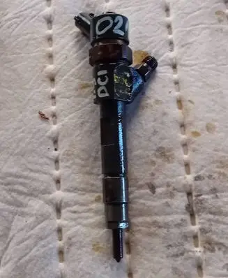 Renault Laguna II Fuel injector 0445110021