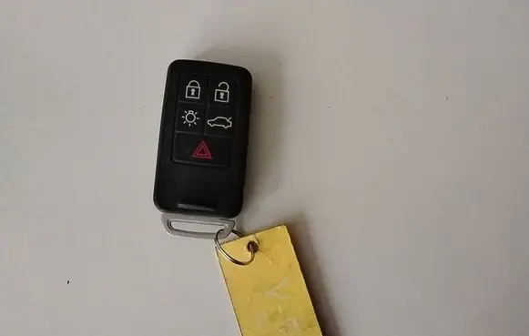 Volvo V70 Ignition key/card 