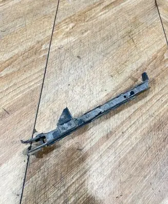 Mercedes-Benz E W211 Front bumper mounting bracket A2118801214