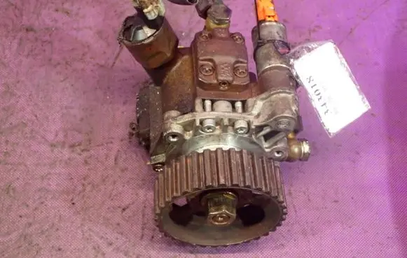Ford Fiesta Fuel injection high pressure pump 9651590880