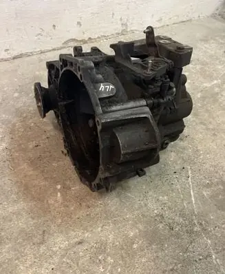 Volkswagen PASSAT B6 Manual 6 speed gearbox JLU